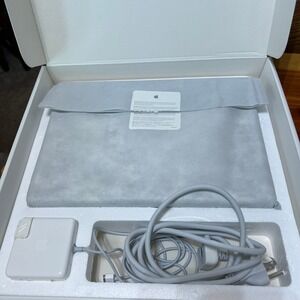 Apple MacBook A1181 13" White Laptop Parts Repair w Box Charger NOT WORKING READ
